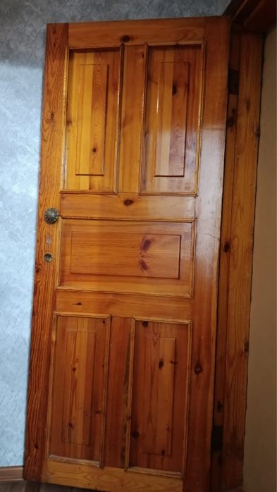 Входная дверь в хорошем состоянии