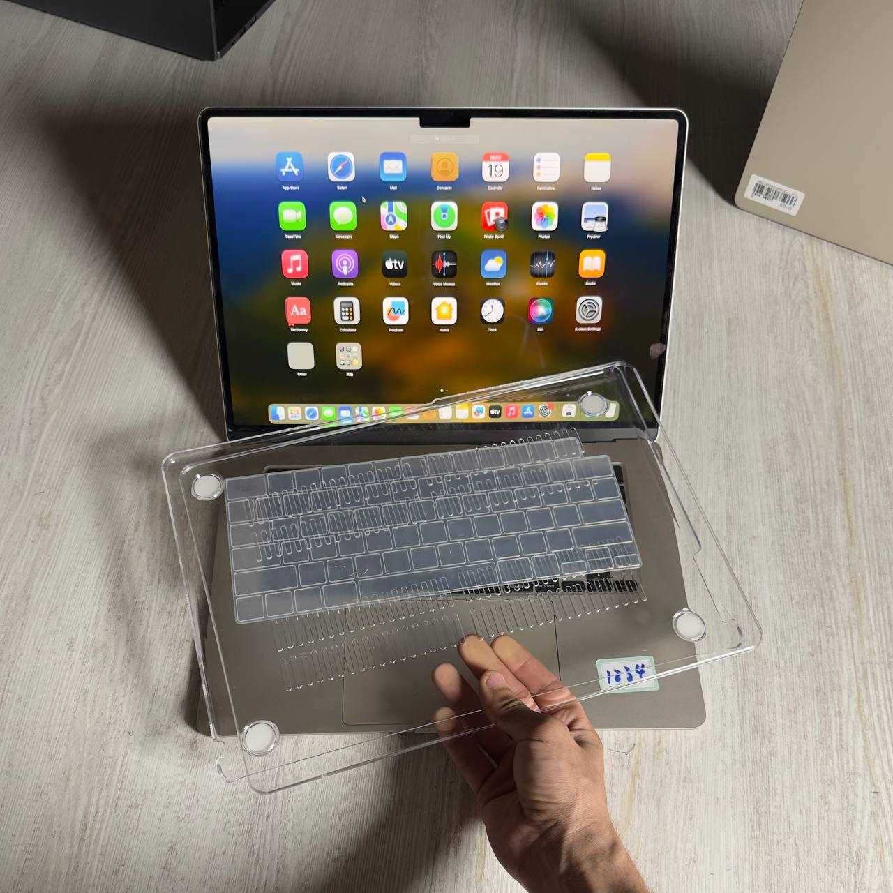 MacBook Air 15.6, 2023 M2, 8/256 GB, batareya 100% + Chehol bonus!