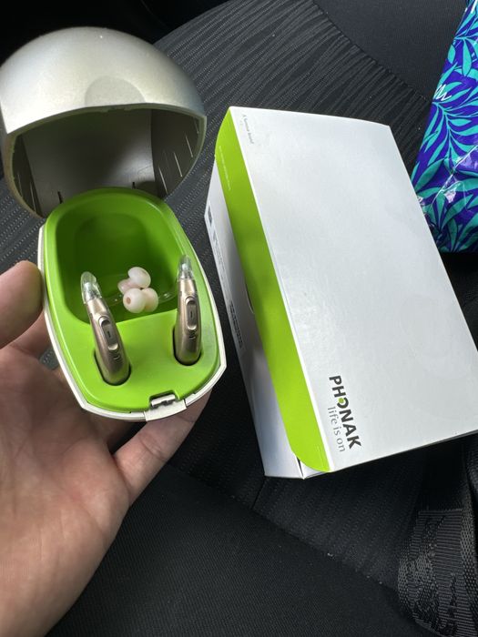 Заряжаемый слуховой аппарат Швейцарского производства