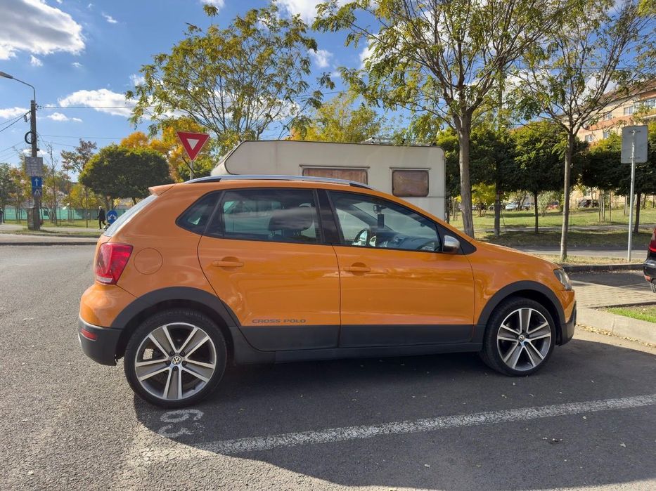 Vând Vw Cross Polo