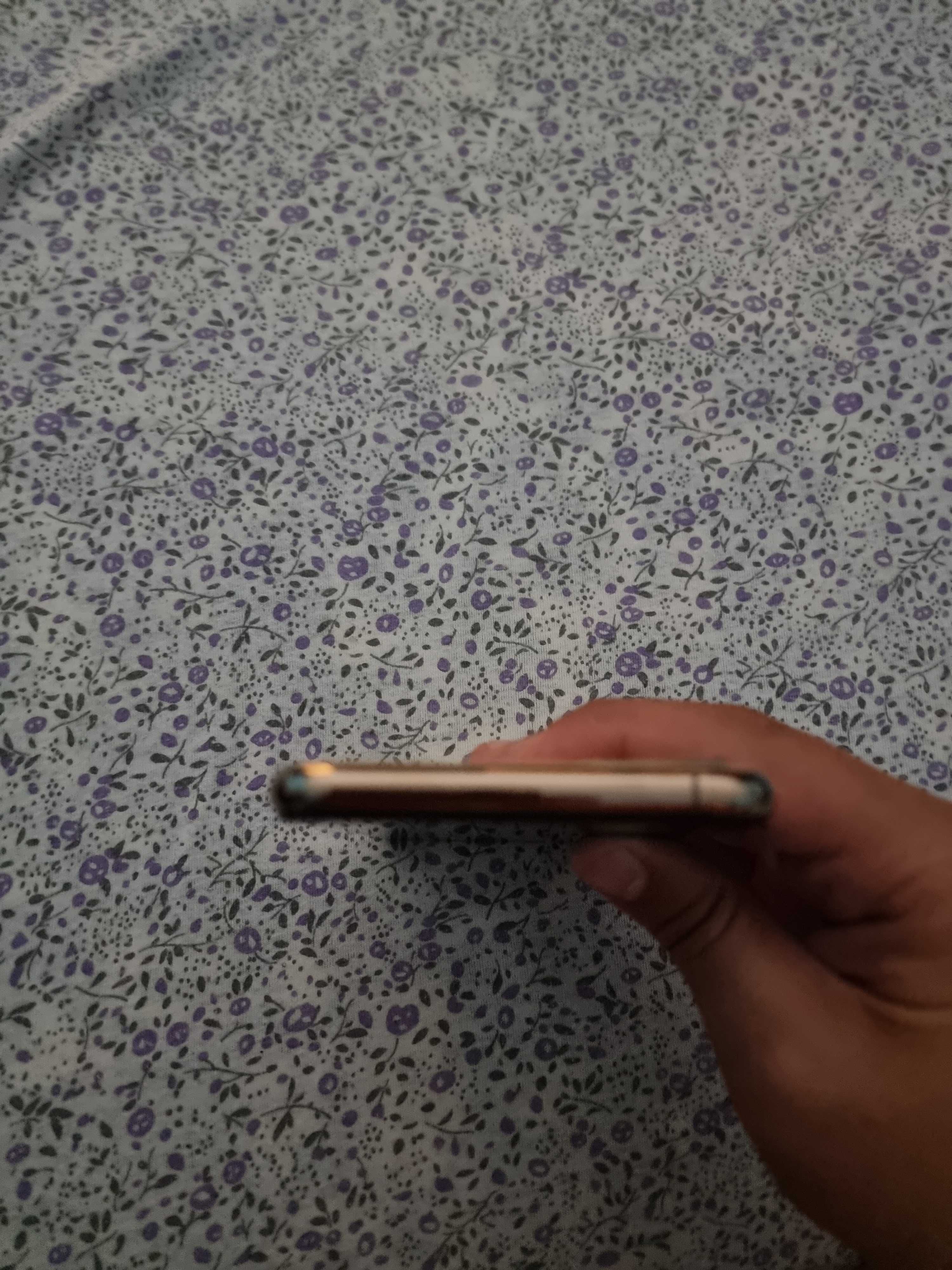 Vând iphone 11 pro max