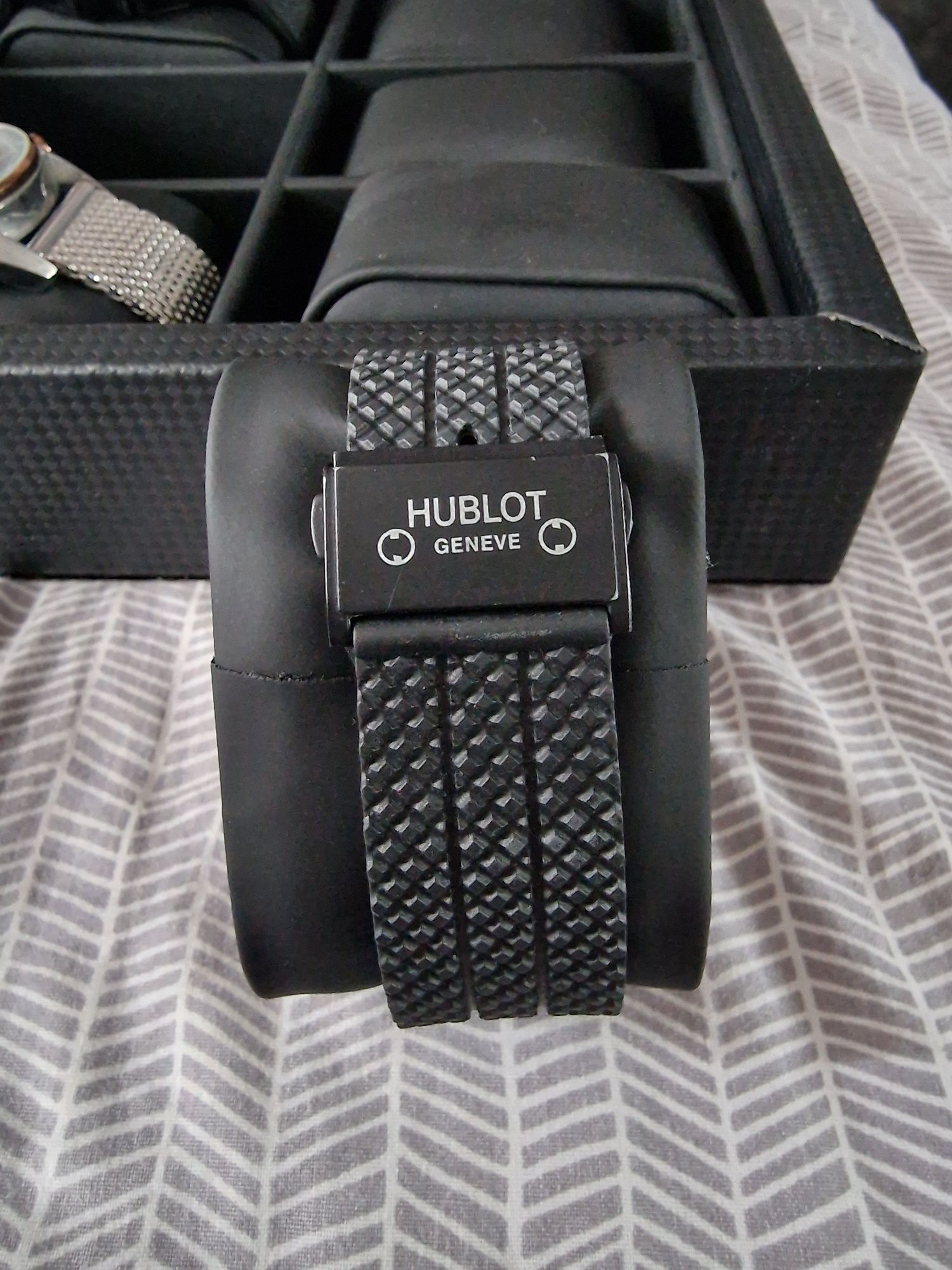 Часовници G Shock EXESS HUBLOT