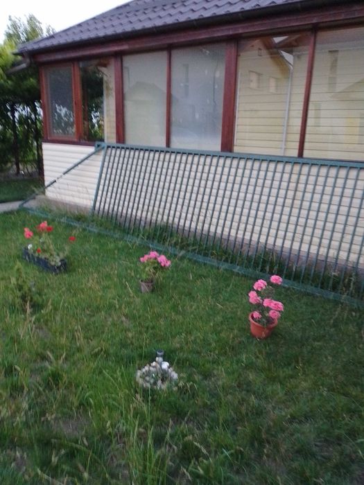 Poartă auto portanta, culisanta pe role