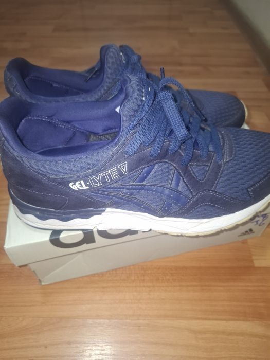 Pantofi sport Asics 42,5