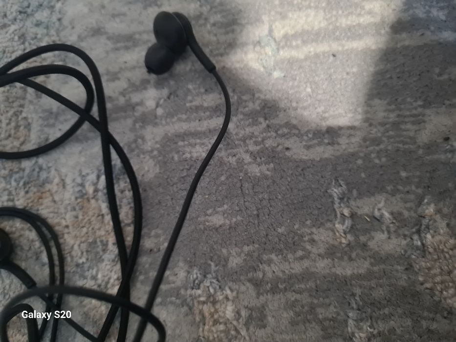 Căști cu fire samsung s20