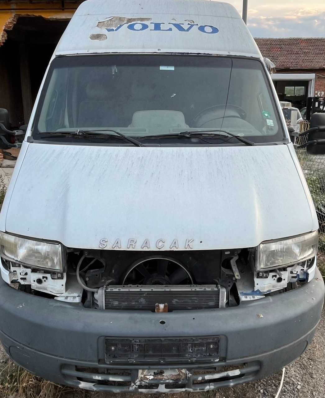 Renault Mascot на части.