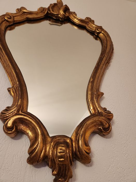 Oglinda in stil baroc