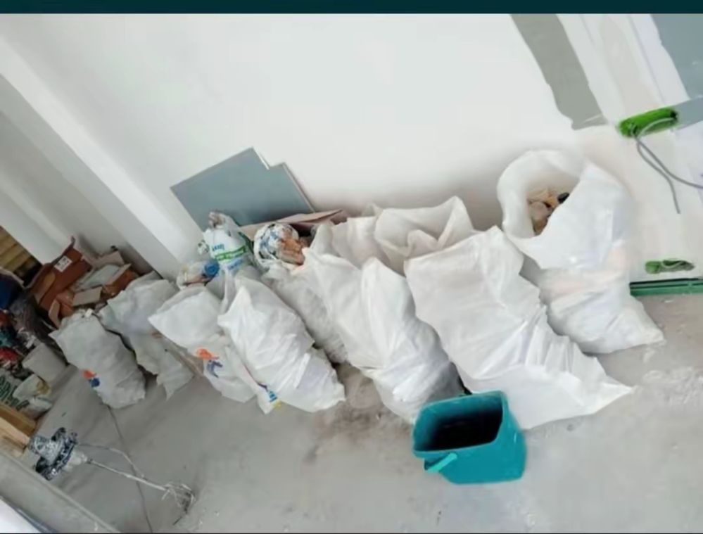 Debarasam evacuam apartamente  case vechii suptoluri toata tara  gunoi