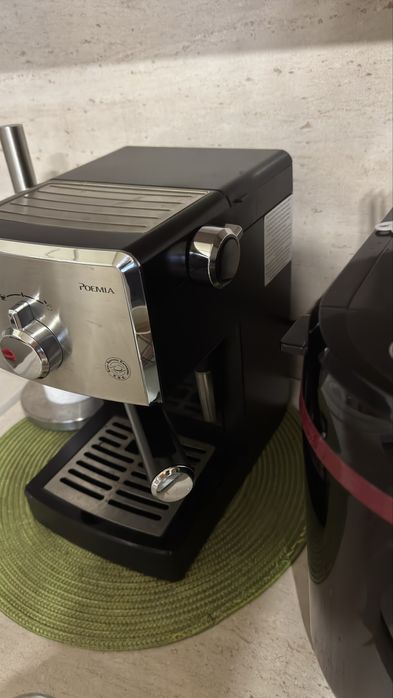 Кафемашина Saeco Poemia