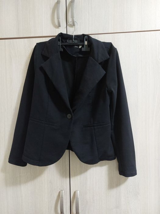 Черно дамско сако