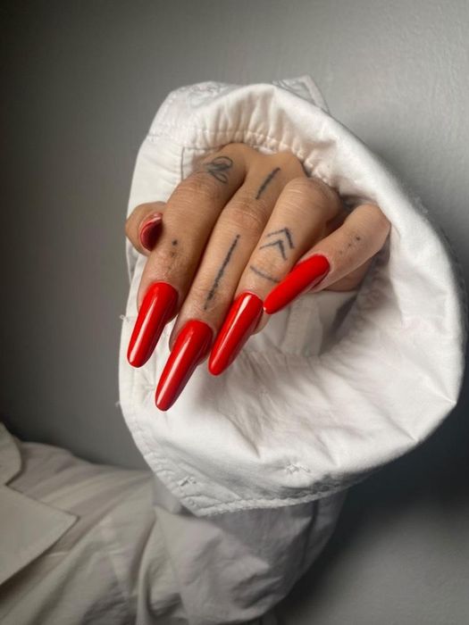 Model pt manichiura si pedichiură