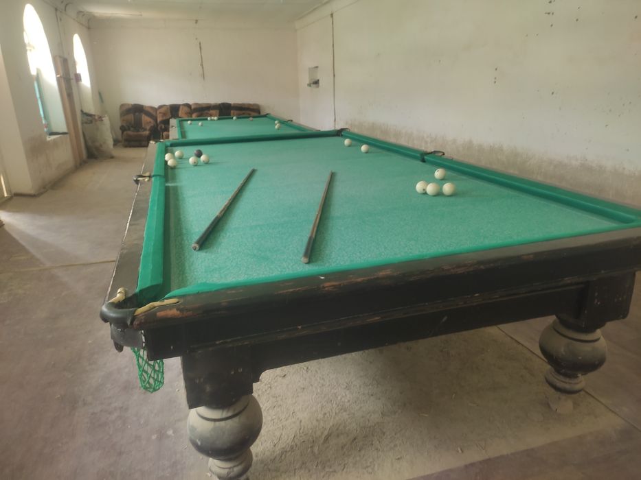 Bilyart sto'li sotiladi