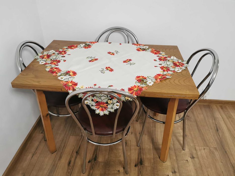 Vand set masa extensibila si 4 scaune inox