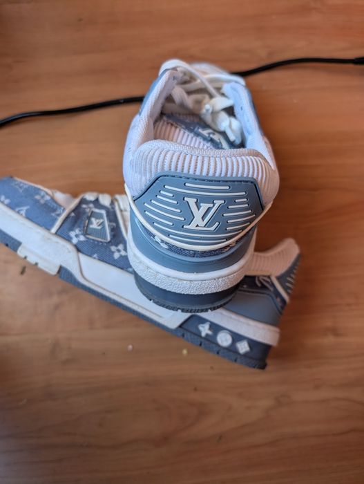 Adidași Louis Vuitton