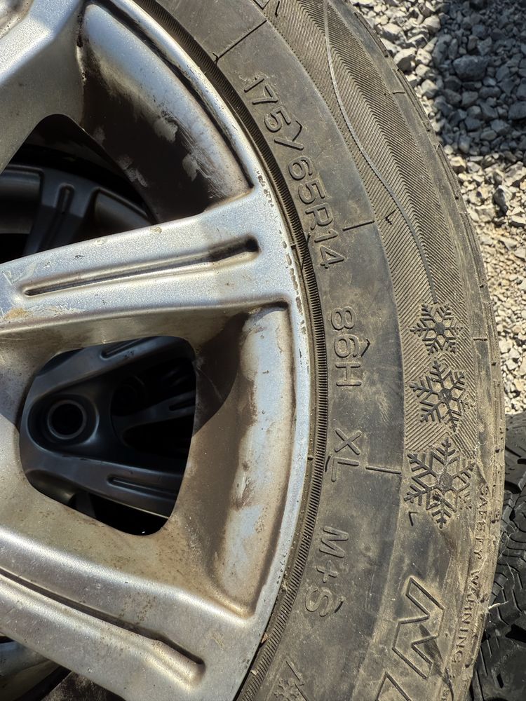 Джанти с гуми за mazda audi ford 175/65/14