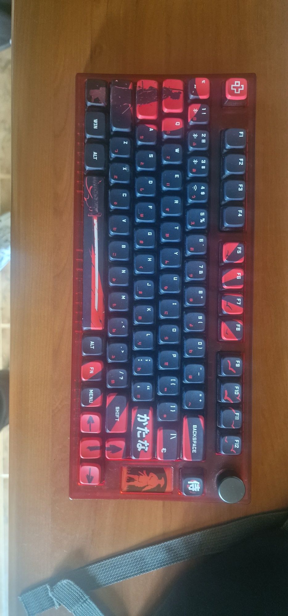 Vând tastatura QWERTY Key 75 Samurai