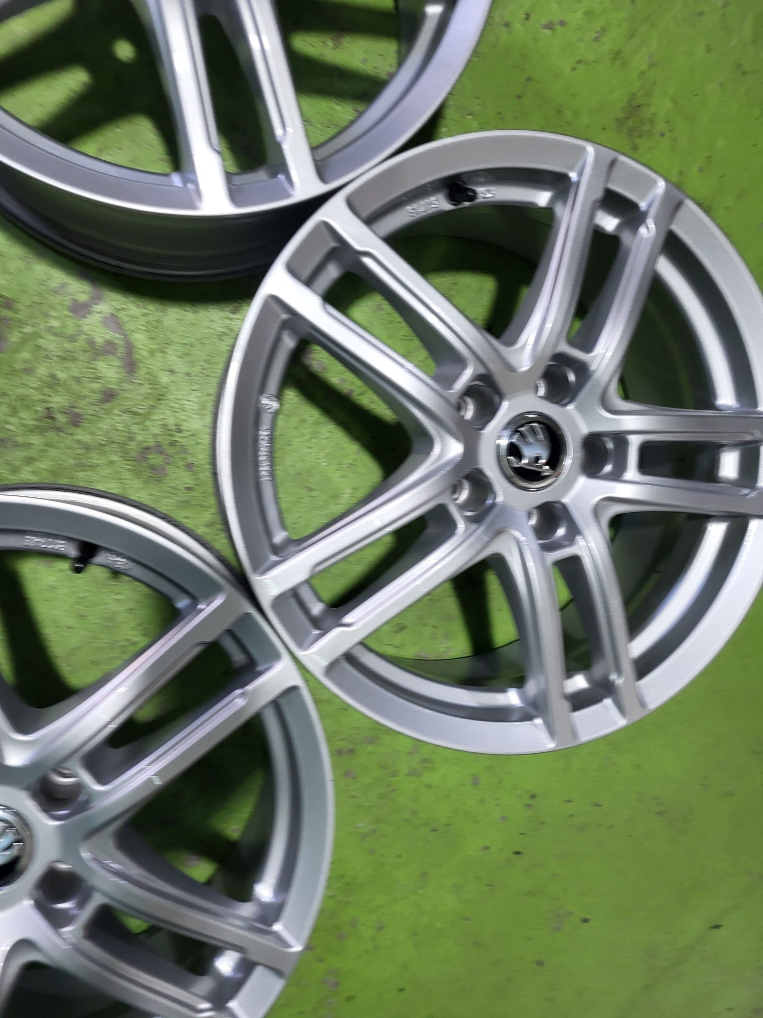 17 5x112 Skoda лети джанти 5х112 шкода