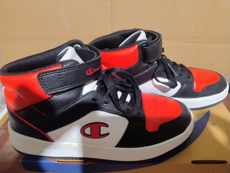 Ghete Champion măr.38,5