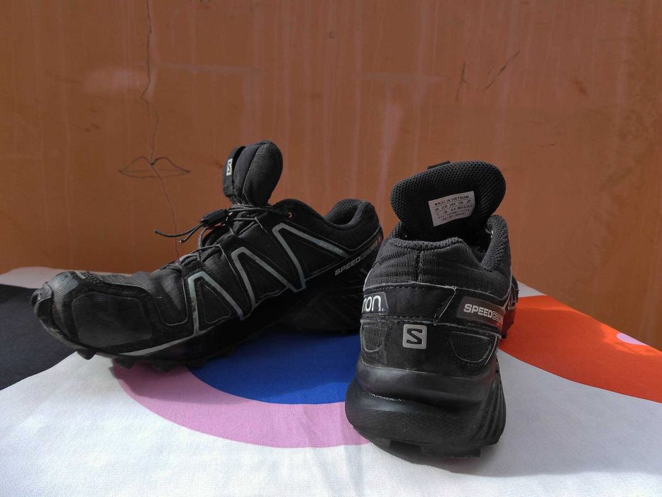 продавам дамски маратонки salomonspeedcross 4,номер 38