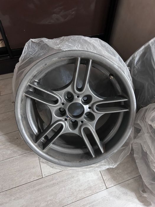 Срочно продам  диски цвет светлый графит размер R17 разноширокие