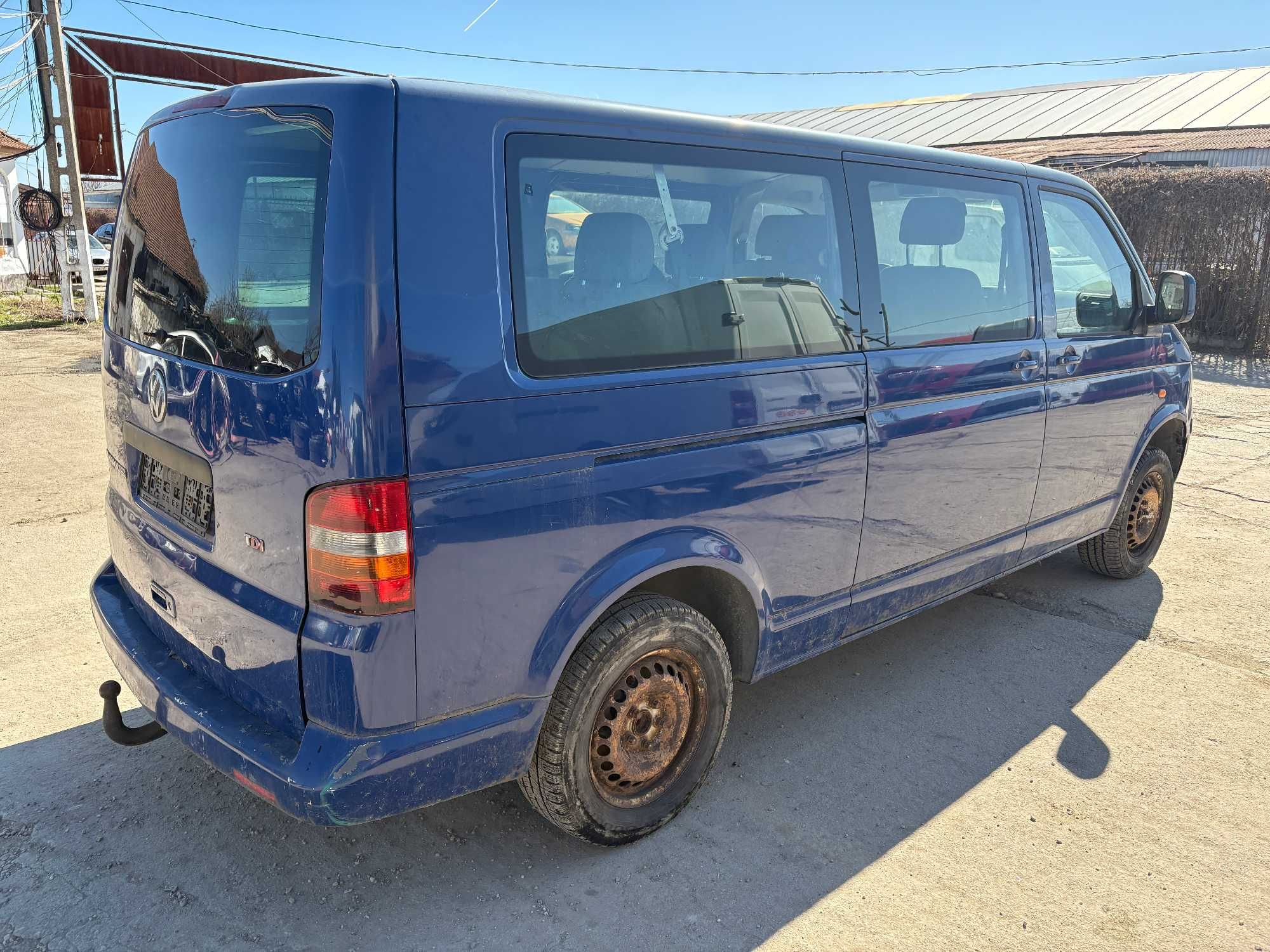 BANCHETA 3 locuri ,Scaun Volkswagen TRANSPORTER T5 BUS 8+1 2.5TDI 2007