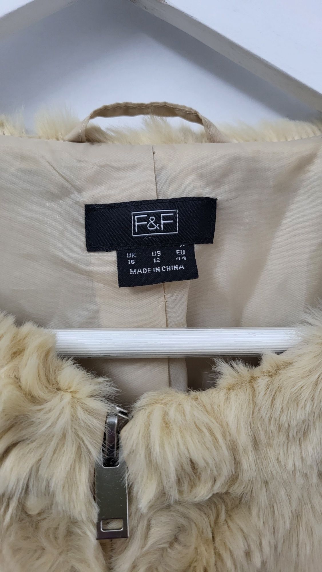 Scurta blana artificială F&F