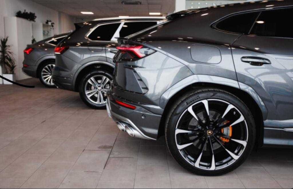 Авто Lamborghini Urus