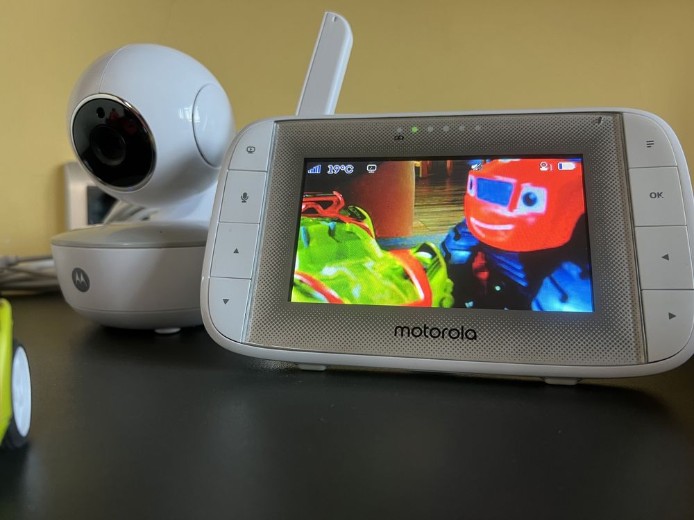 Видео Бебефон Motorola MBP846 Connect