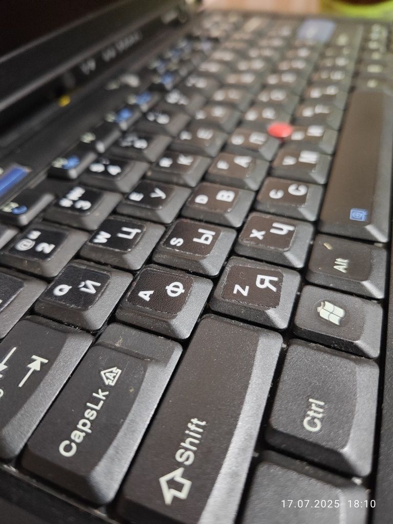 Продам ноутбук Lenovo ThinkPad T61 на запчасти