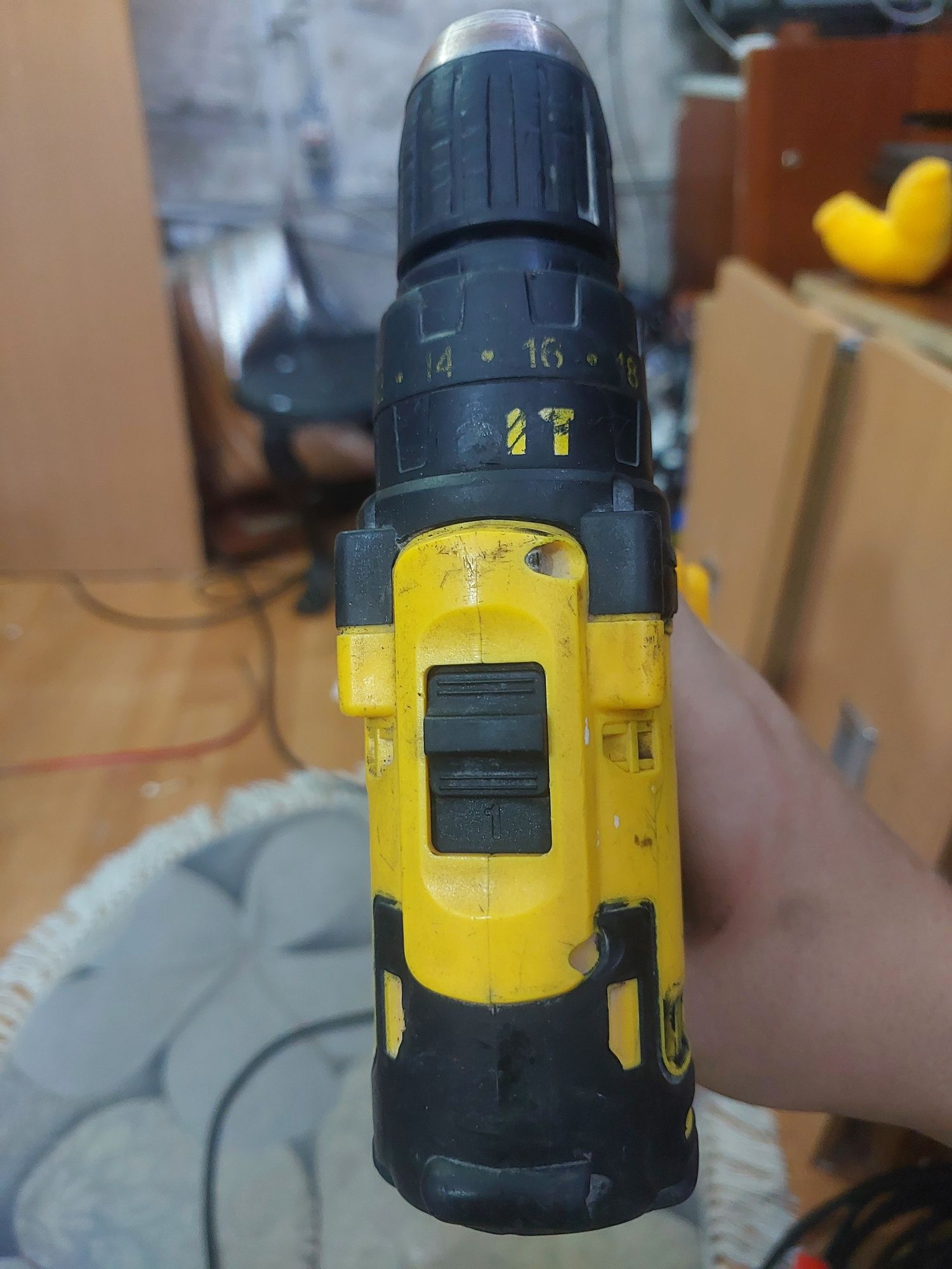 Продам шуруповёрт дешево срочно