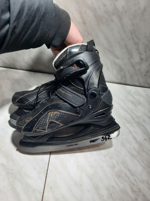 Patine gheata 342 patinaj marime eu 37 (23,5 cm lungime interioara)