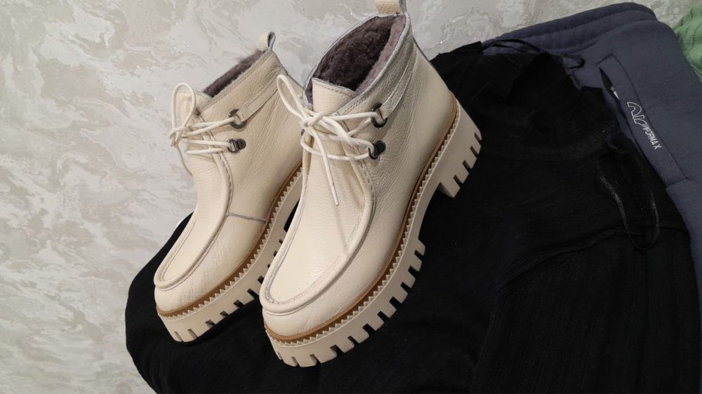 Продам зимние ботинки