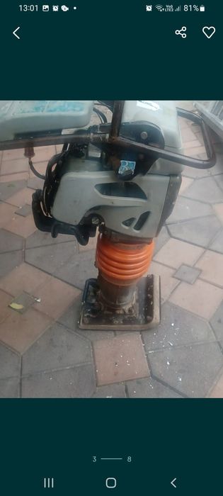Mai compactor MIKASA că și noucu motor HONDA