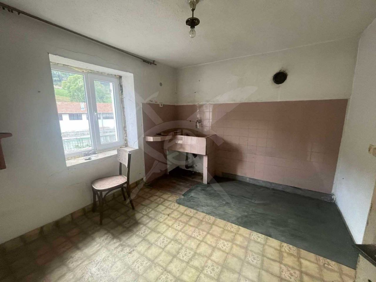 Продава се Къща в с. Забърдо, Област Смолян - 260 кв.м за 177 €/кв.м - Снимка #9