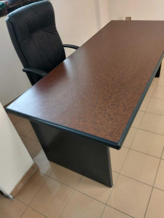 Офис бюро масивно, елегантно дърво отлично състояние Италия + бонус