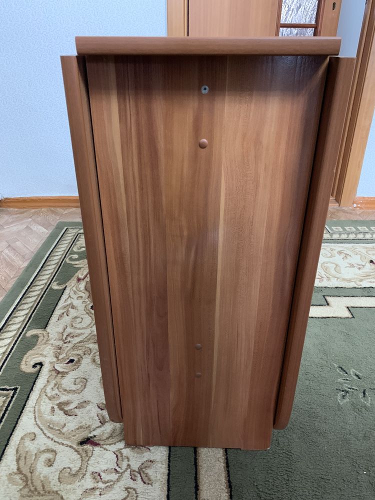 Продается стол-книжка (Торг)