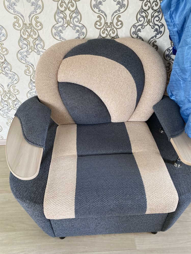 Продам диван и кресло