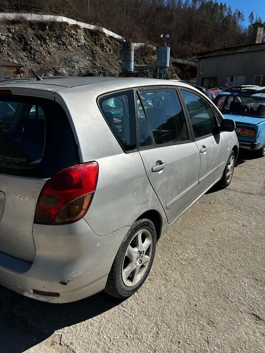 Тойота Корола версо 1.8 на части