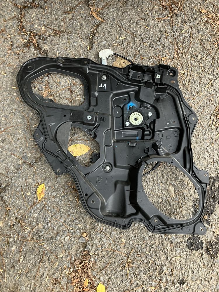 Врата, CD, панел клима,инсталация, мех. стъкло с кора врата за Mazda 3