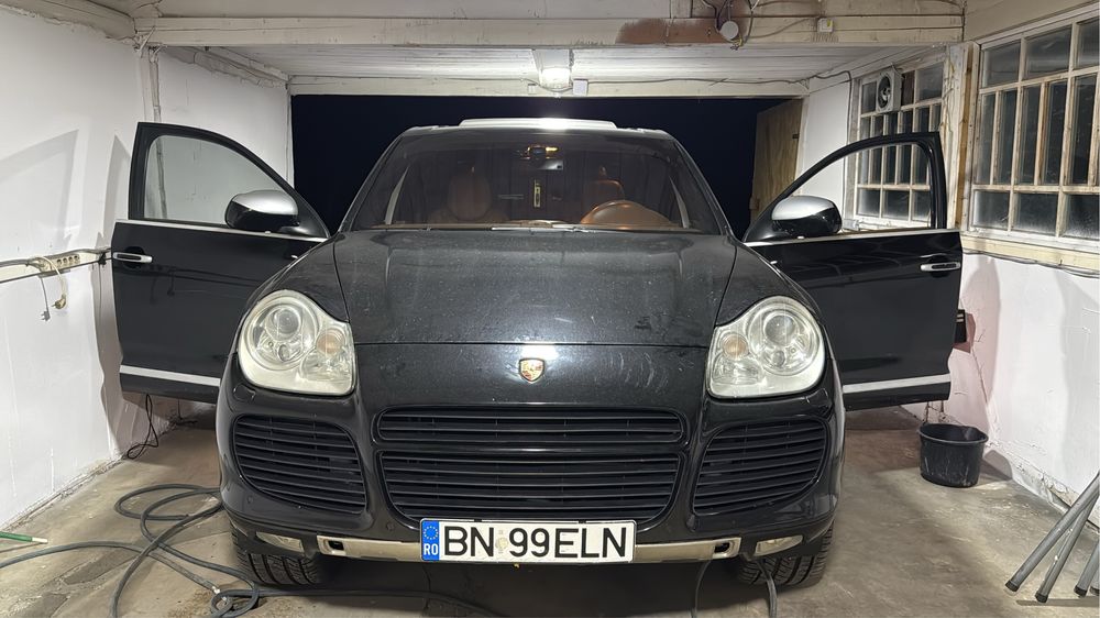 Vand sau schimb Porsche cayenne.