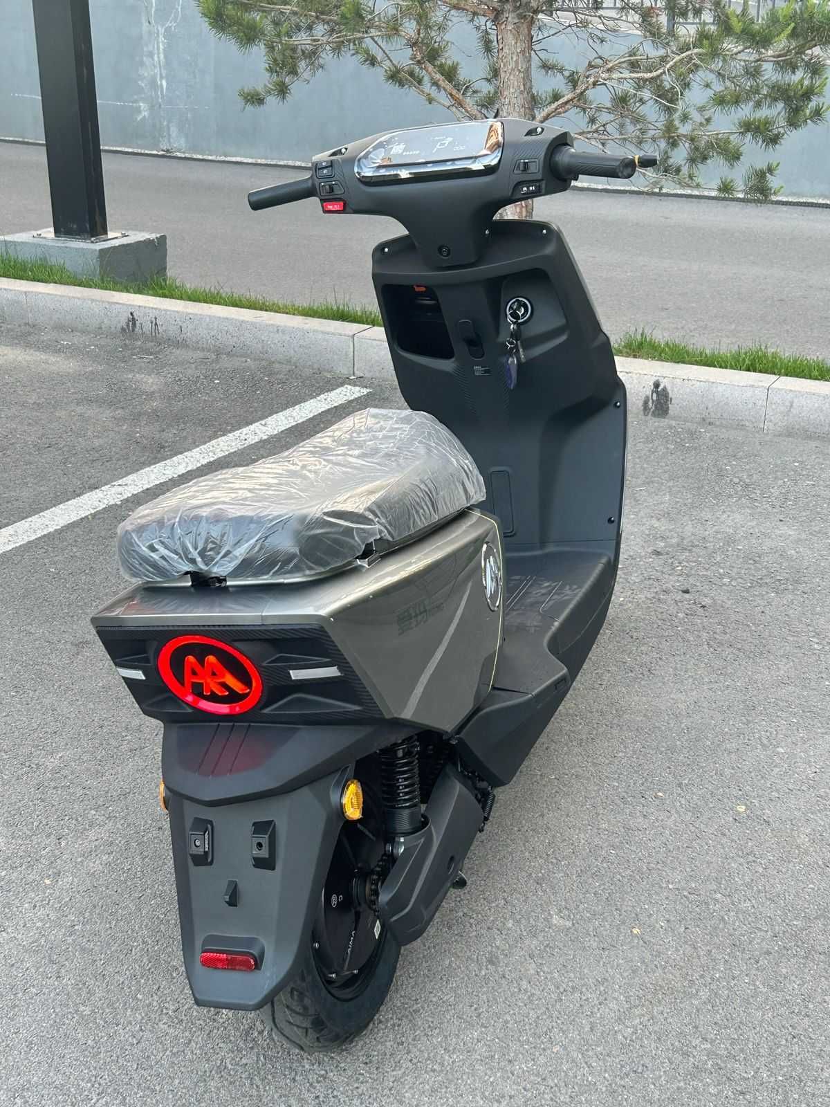 Продается AIMA E-scooter 2025 для курьеров