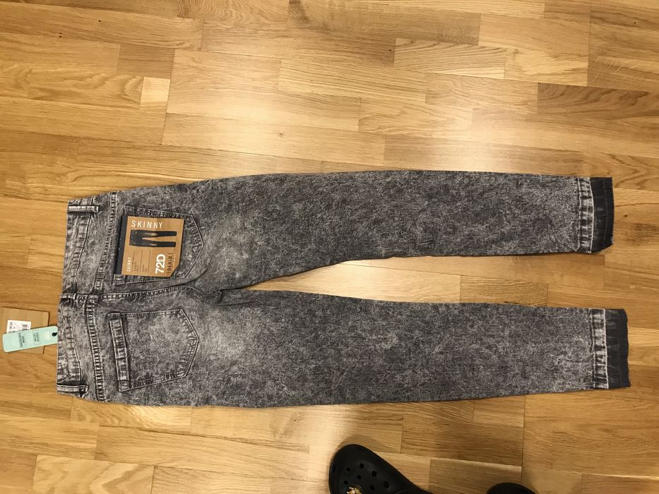 Blugi noi 24 (xs).  OVS