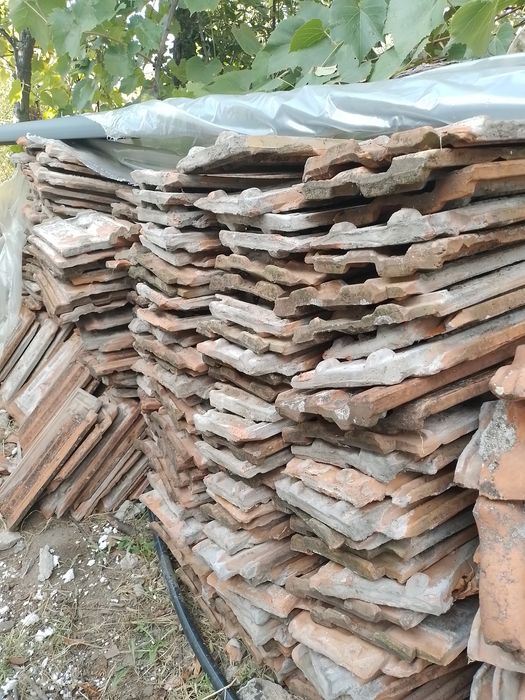 Tigla ,de pus pe casa folosită.