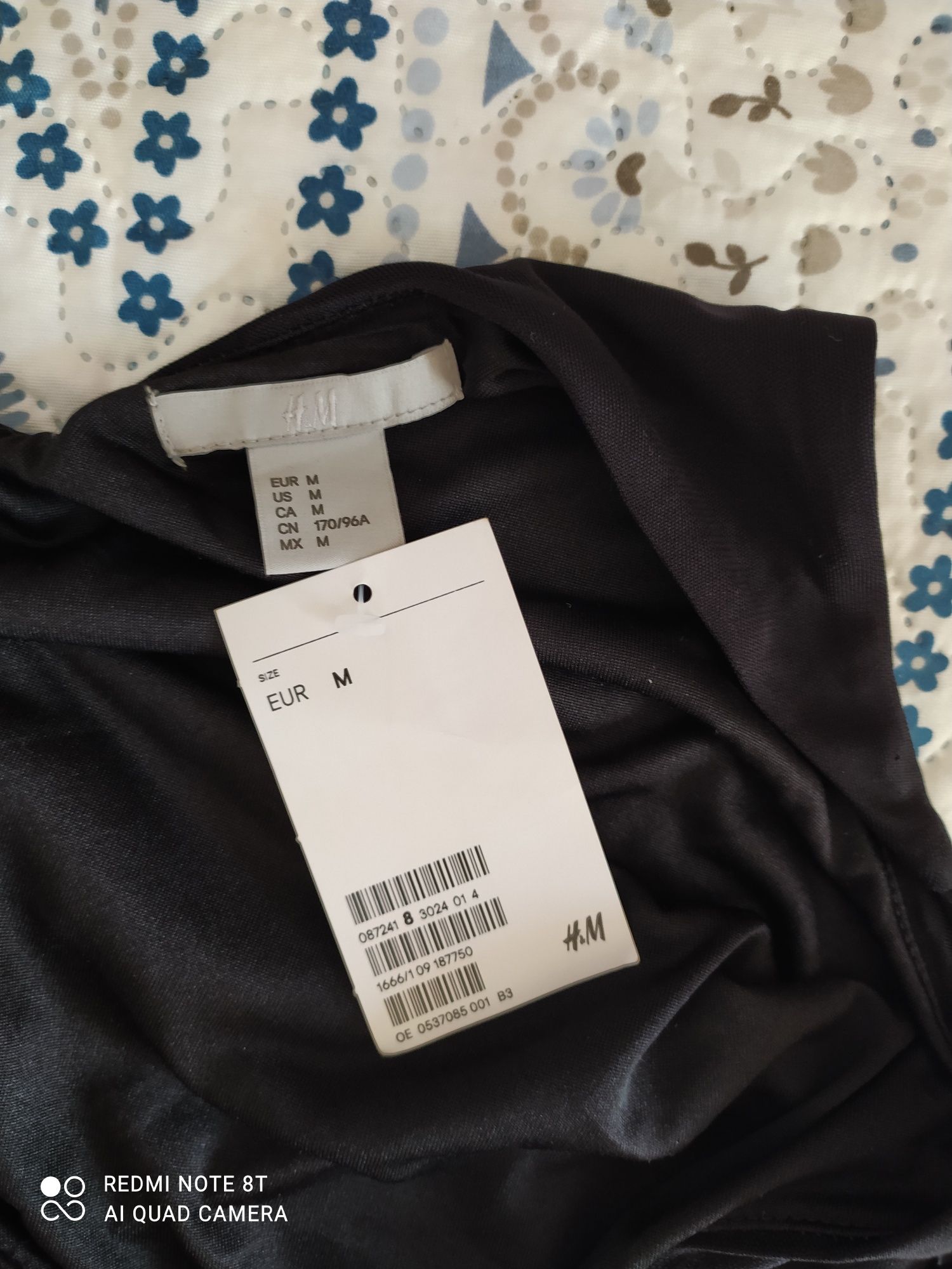 Изрязан черен потник h&m