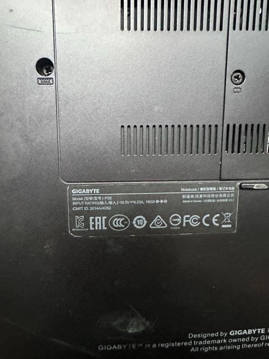 Laptop Gigabyte P35 gtx 980m