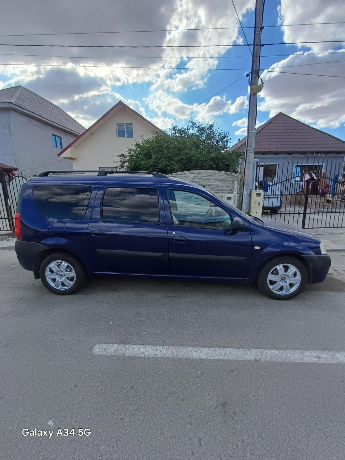 Vând Dacia Logan mcv 1.5dci acte valabile