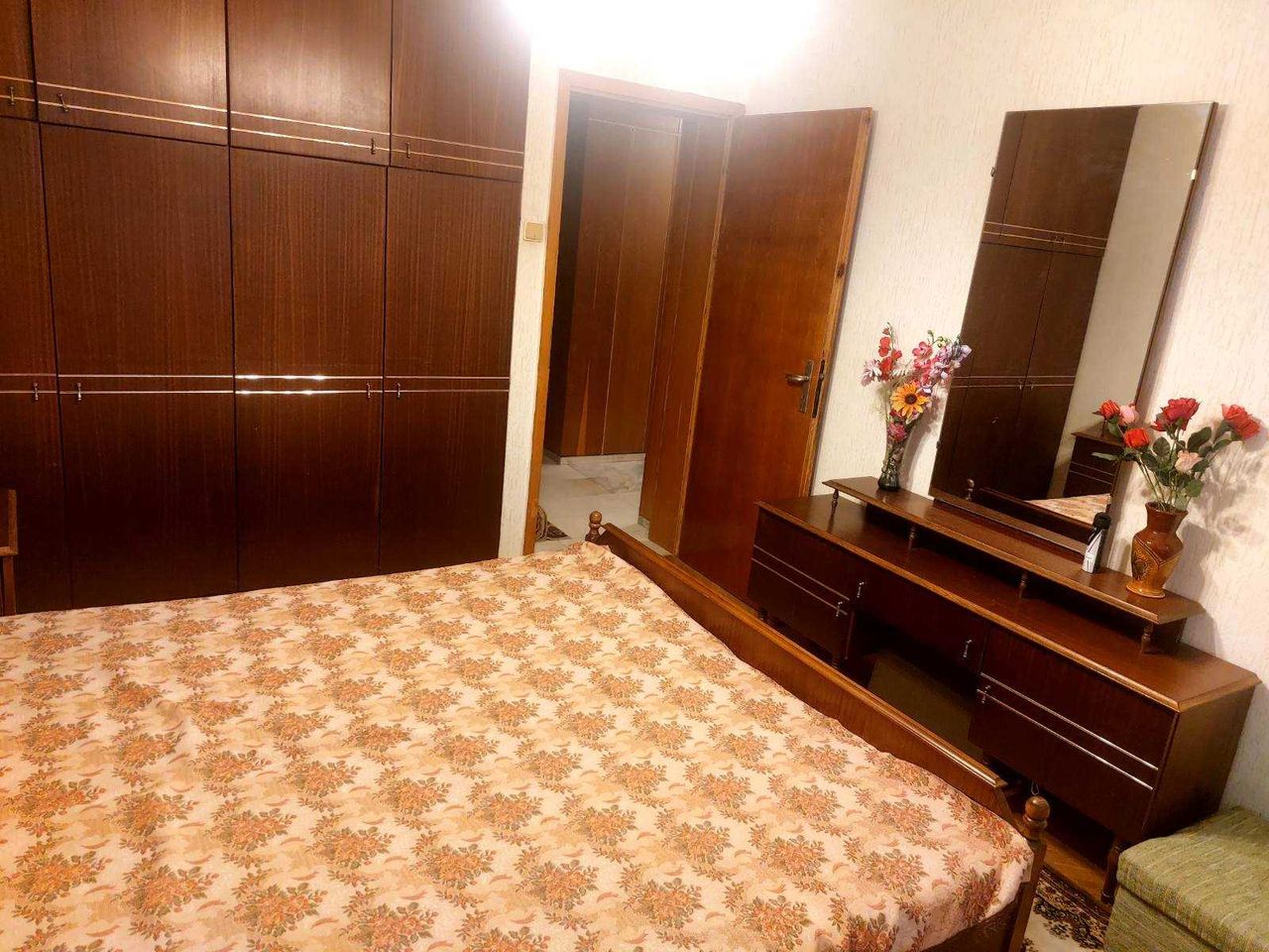 Дава се под наем Тристаен апартамент в Плевен, Дружба 1 - 100 кв.м за 500 € - Снимка #8