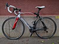 Cursieră Pinarello carbon echipata Dura Ace bicicleta roti