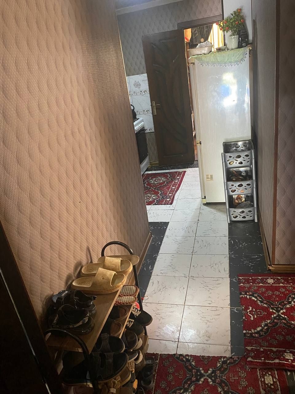 Дом сотлади 1 хона 2 хона килинган