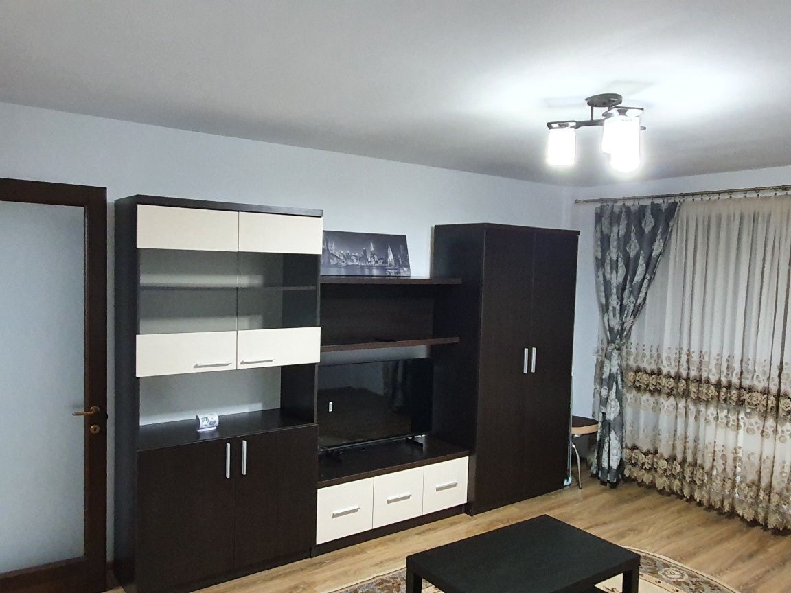 Închiriez apartament 2 camere